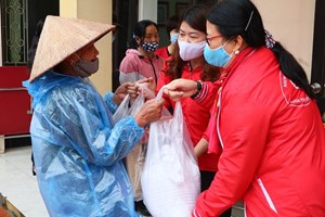 “Lá lành đùm lá rách” - Phát huy giá trị truyền thống tốt đẹp trong đại dịch Covid-19 (1/5/2020)